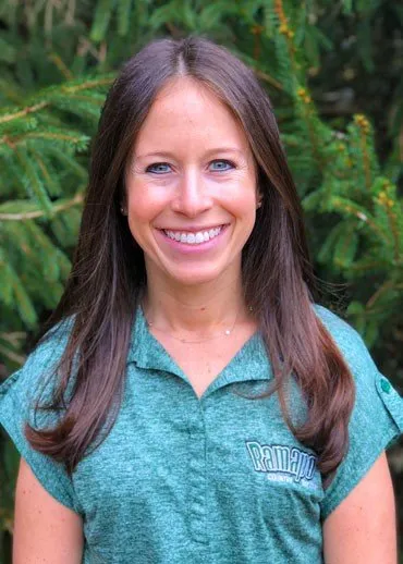 Lindsey-Kulchin-Portrait-JPEGHigh-370px